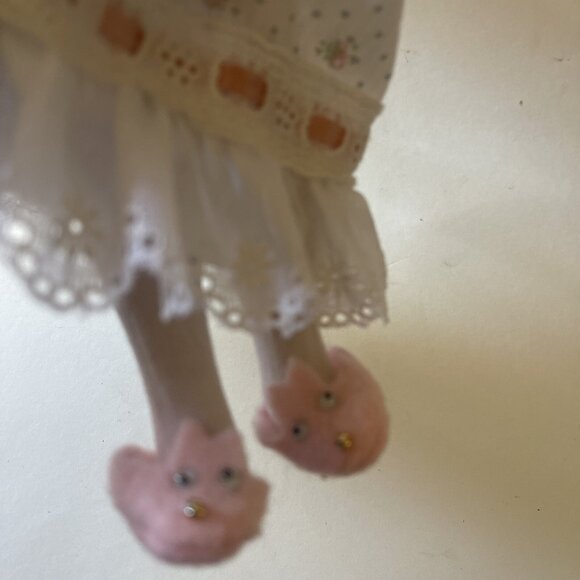 Effanbee Doll Vintage 90s Princess And The Pea With Stand Linda Lee Sutton 1992 - Picture 9 of 10